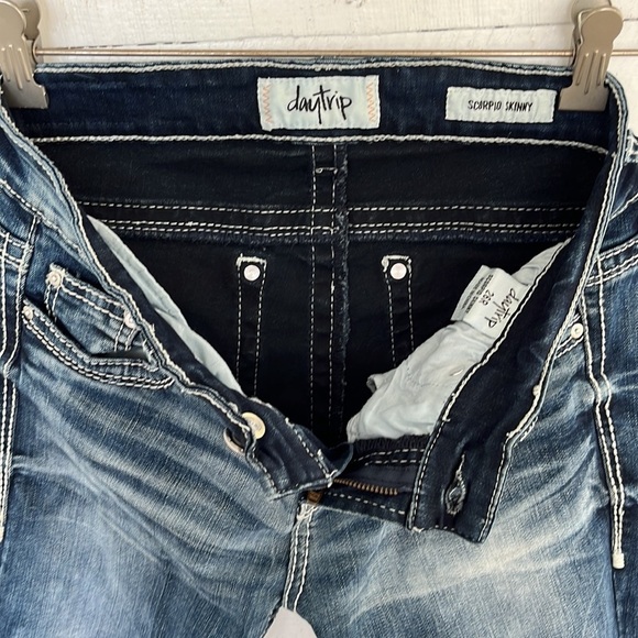 Daytrip Scorpio Skinny Jeans Size 26R - Picture 6 of 11